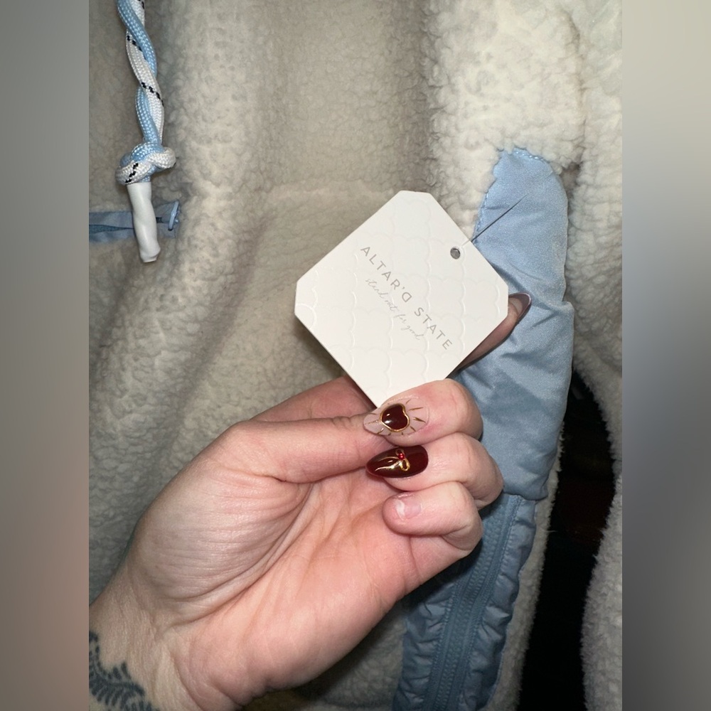 NWT Altar'd State Compare Frostbite Sherpa Pullover $128 MSRP - Picture 11 of 16